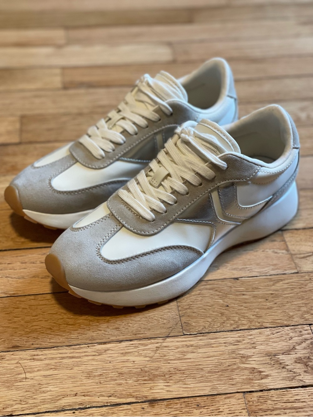 Steve Madden Kendrix Neutral Women's Runner Sneakers - Cream/Beige/Silver Size 9